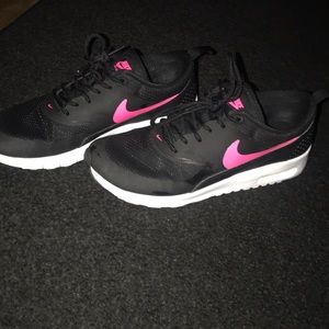 Nike thea air max